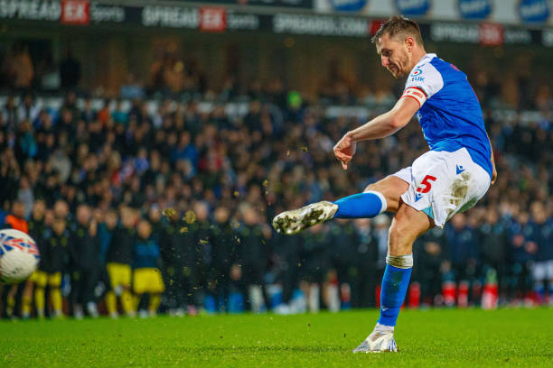 正体现出足 正体现出足